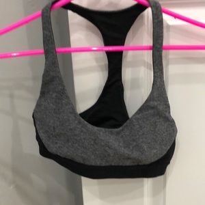 Lululemon sports bra size 4